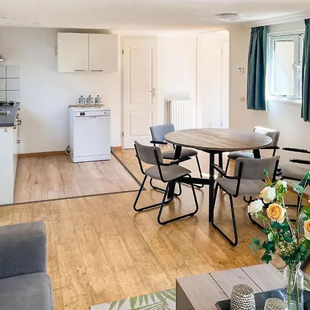 Stunning Stacaravan In Кемпинг 3*