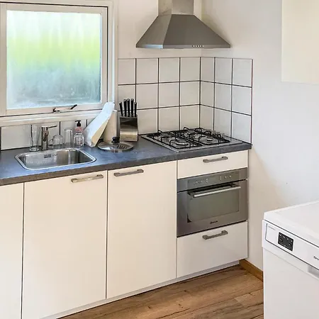 Stunning Stacaravan In Кемпинг