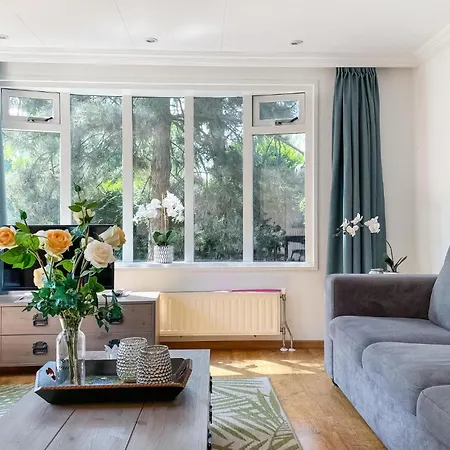 Stunning Stacaravan In Camping